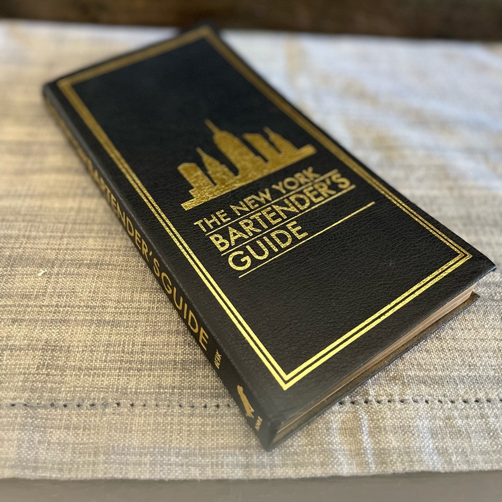 2/$10 Books 📚🍸🍸🍸The New York Bartender’s Guide